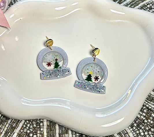 Snow Globe Dangles with Christmas Tree, Snowflakes