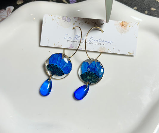 Royal Blue Organic Daisy Hoops in Gold, with Glass Charm