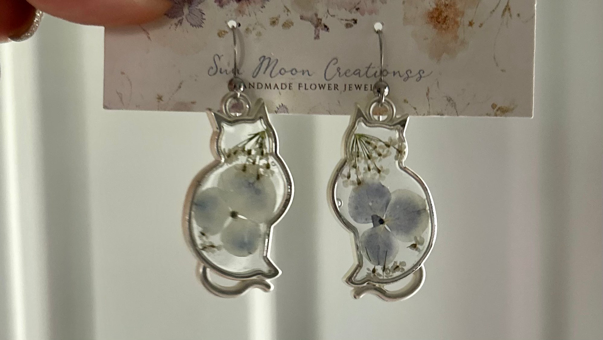 Sitting Pretty Kitties in blue,silver