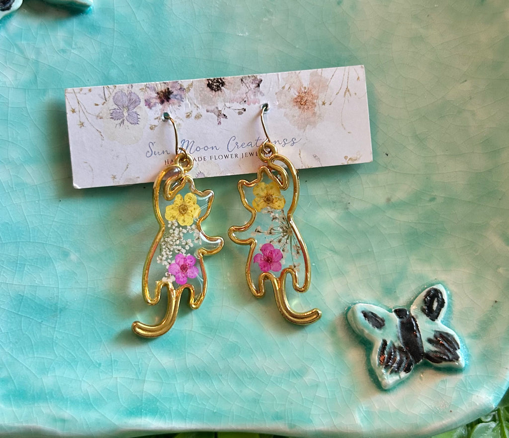 Reaching Cat Earrings in Gold
